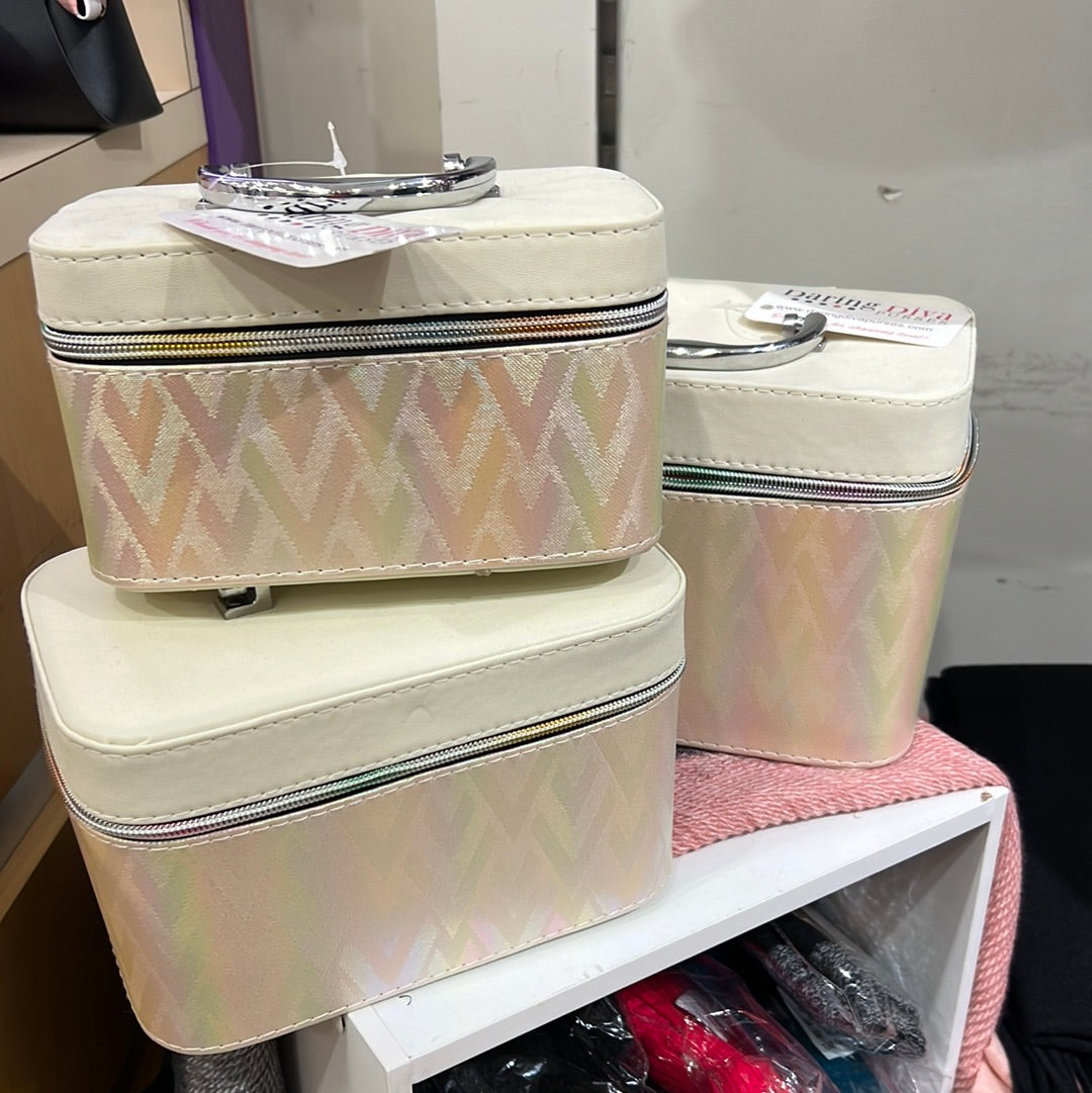 Cream chevron cosmetic case 0112