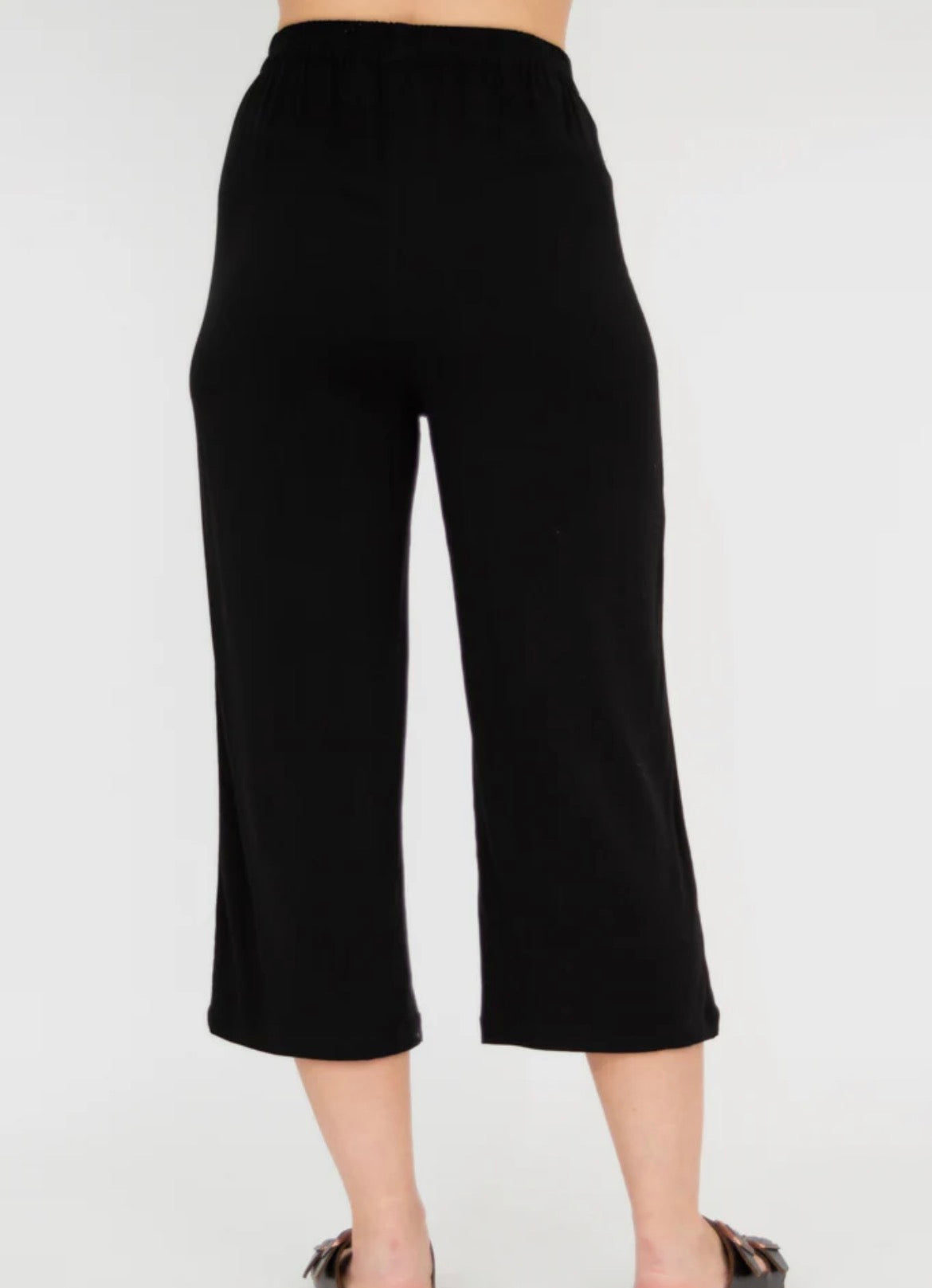 Bella Capri, Black, Linen Bamboo