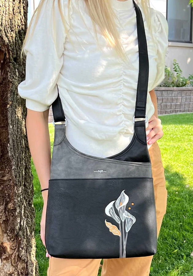 Calla black messenger bag