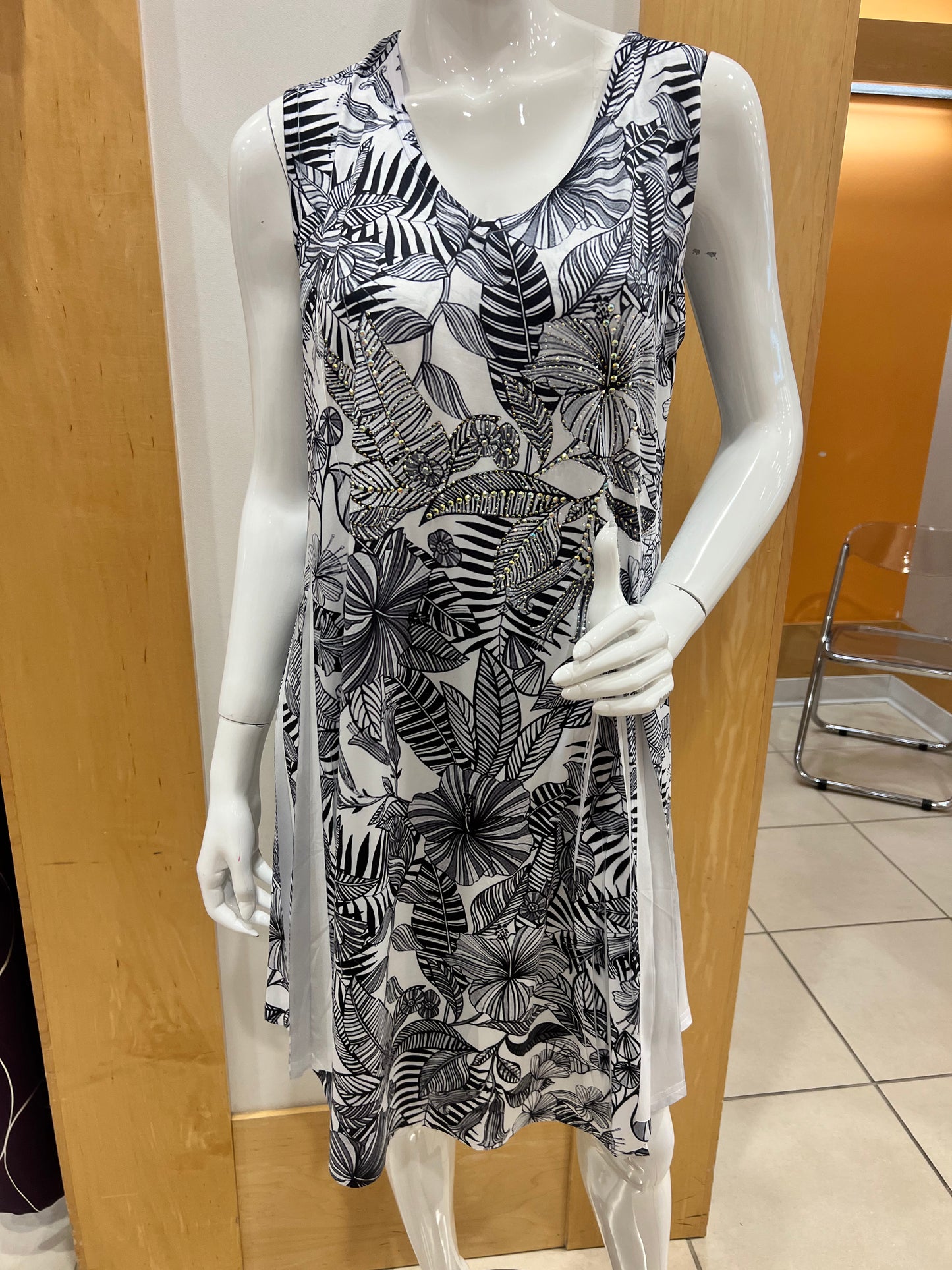 Black and white tank dress with lace back A25008