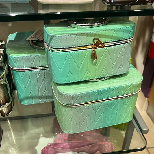 Green cosmetic case 0110
