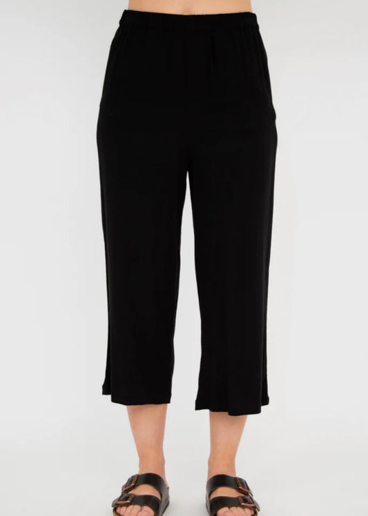 Bella Capri, Black, Linen Bamboo