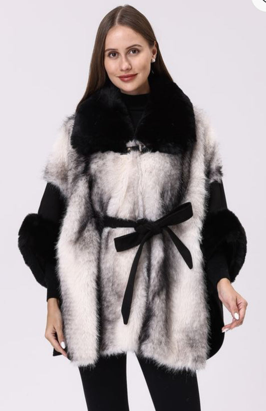 Black belted cape with faux fur CT300-79