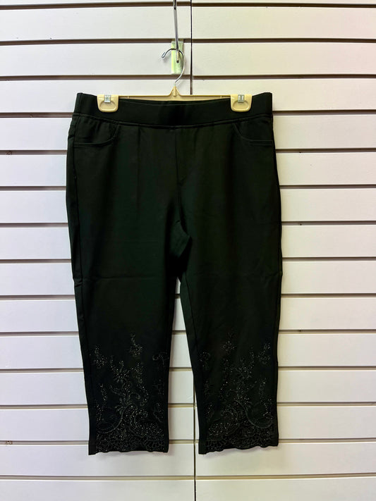 Black Pull On Capris A21044