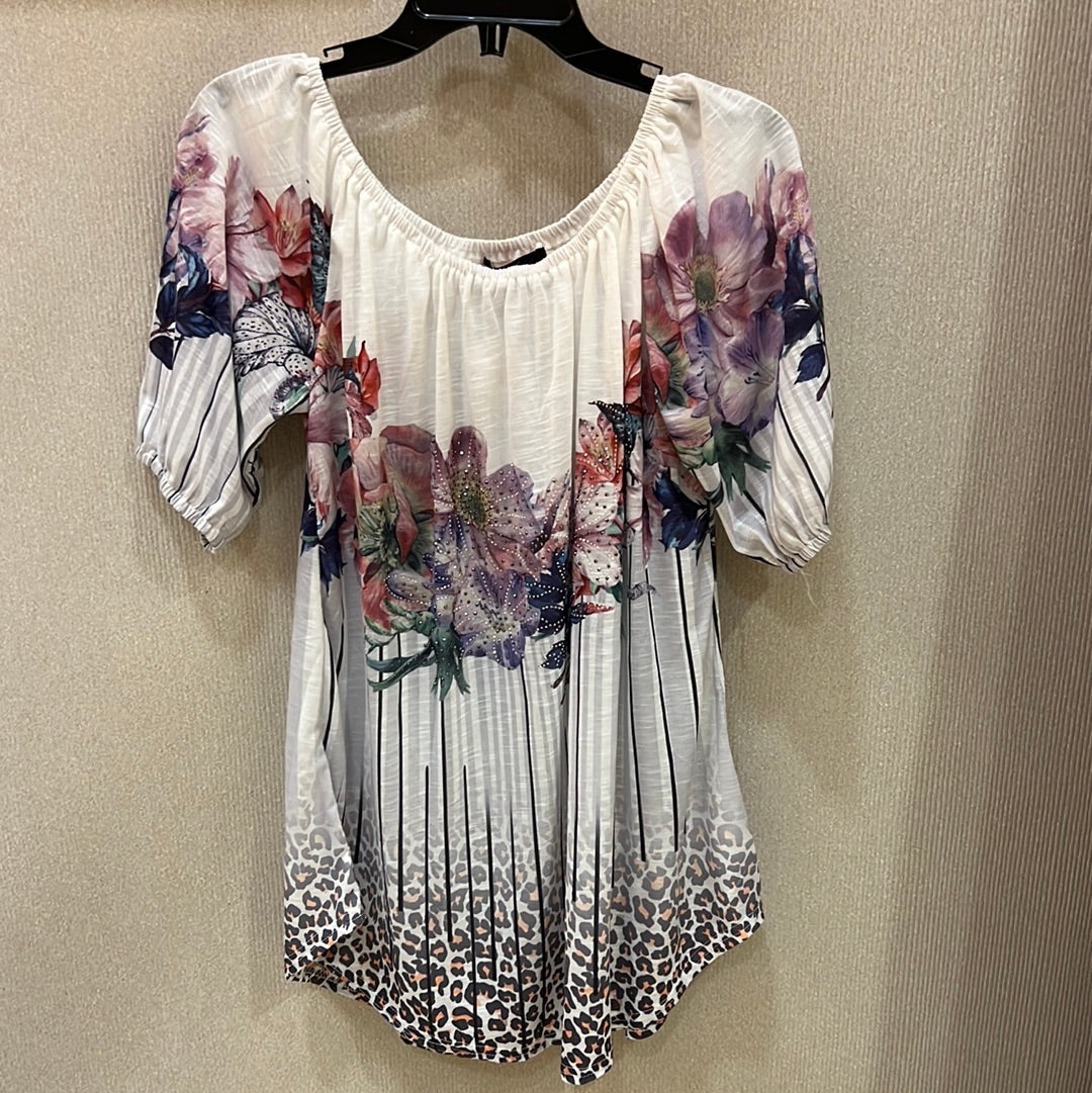 White flower boat neck top A23081